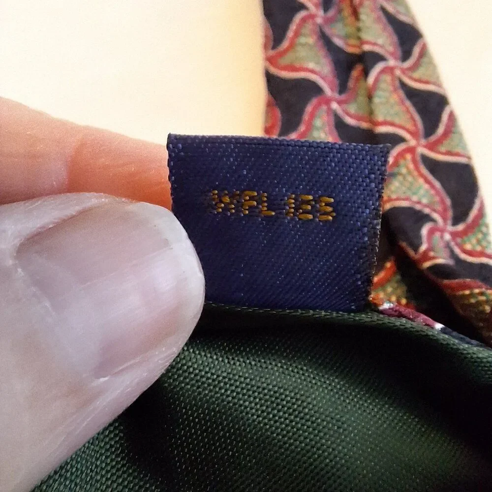 Ralph Lauren CHAPS Men's Neck Tie Green And Navy Geometric All Silk Made In USA‎
